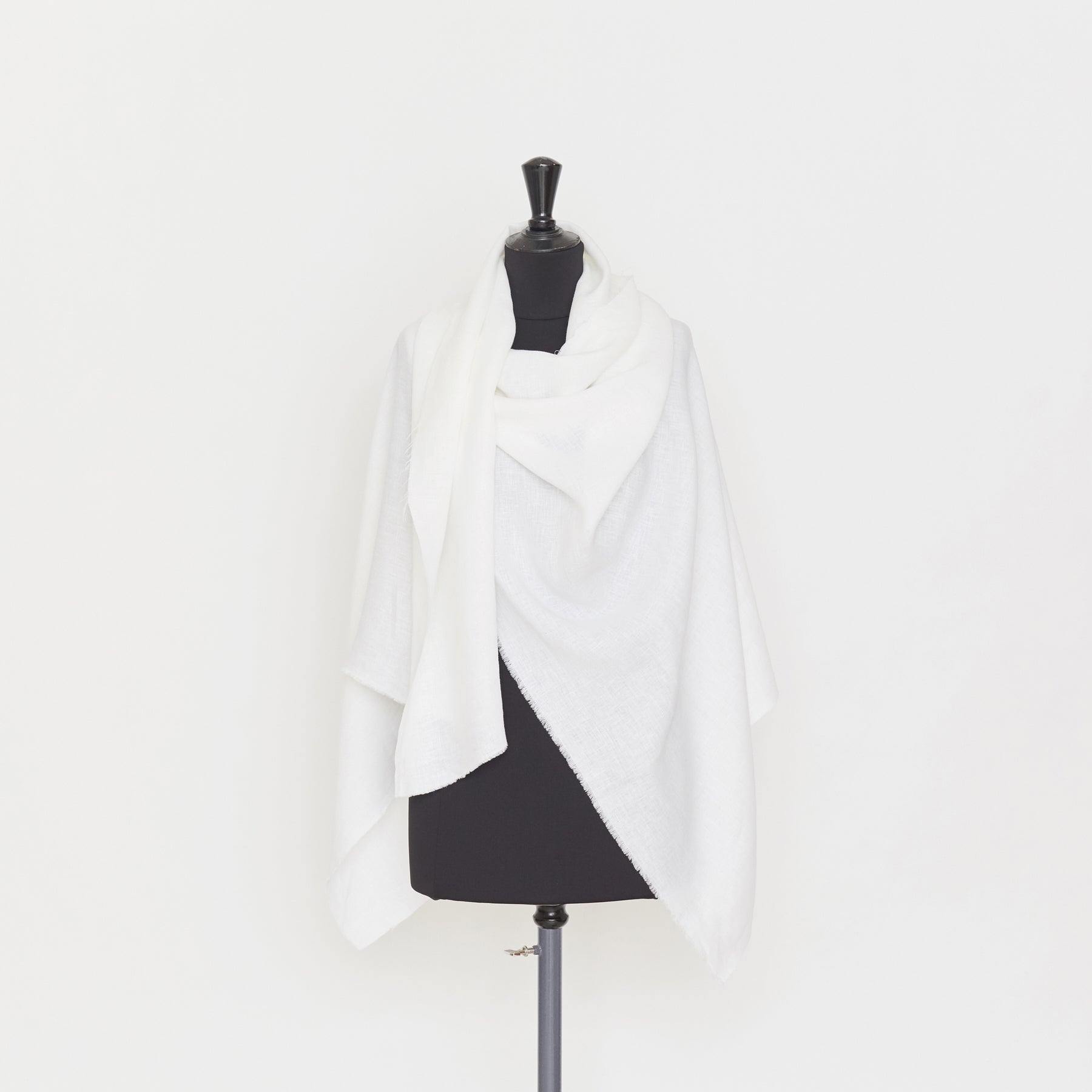 T21B00451 | Sheer Linen Twill