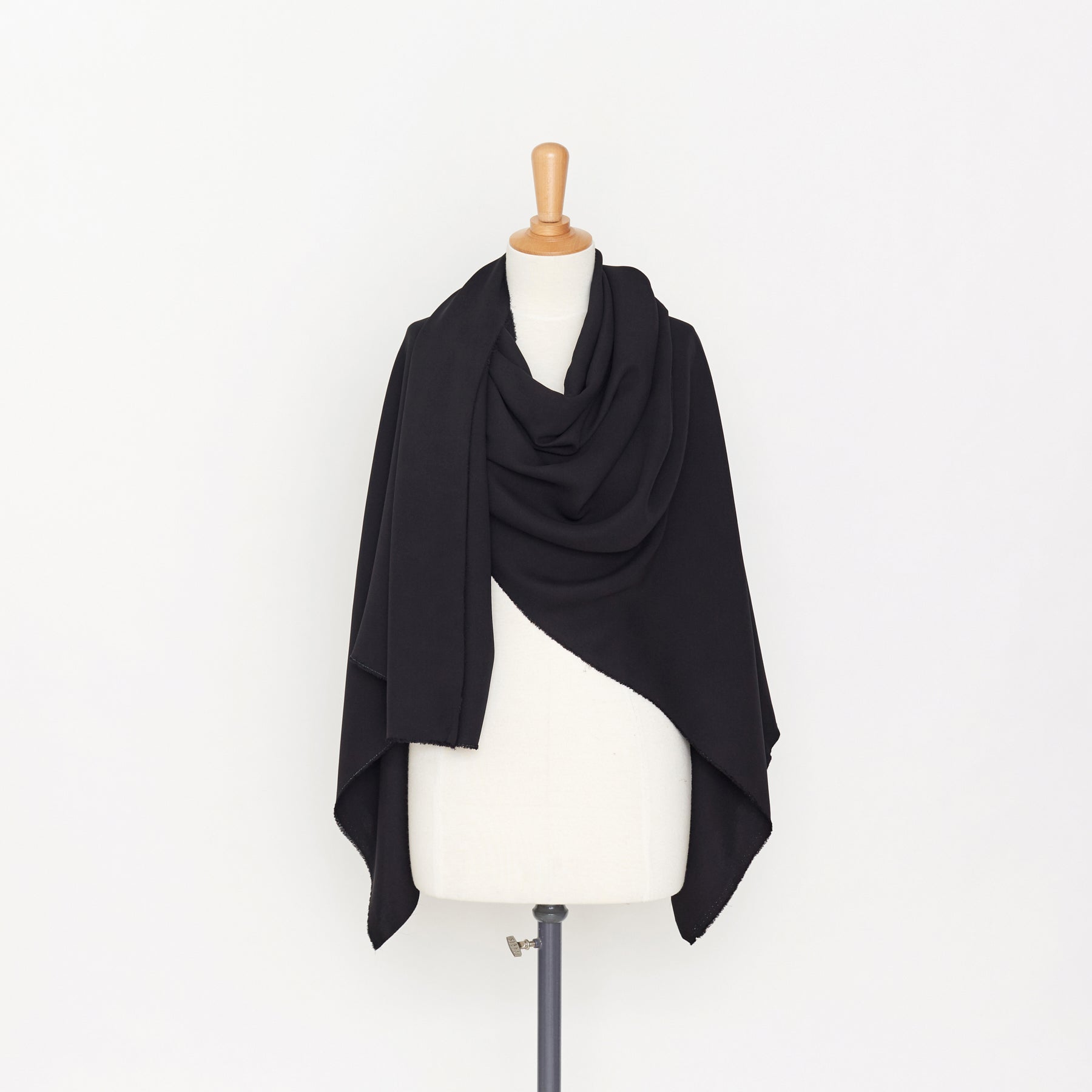 T21B00456 | Light Silk Crepe Cady