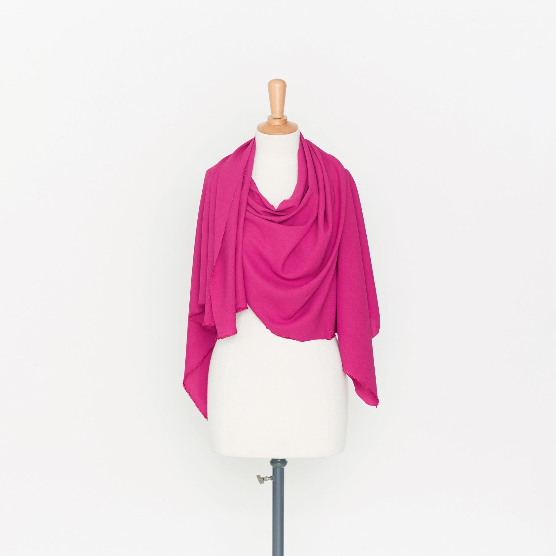 T21B00459 | Silk and Viscose Crepe