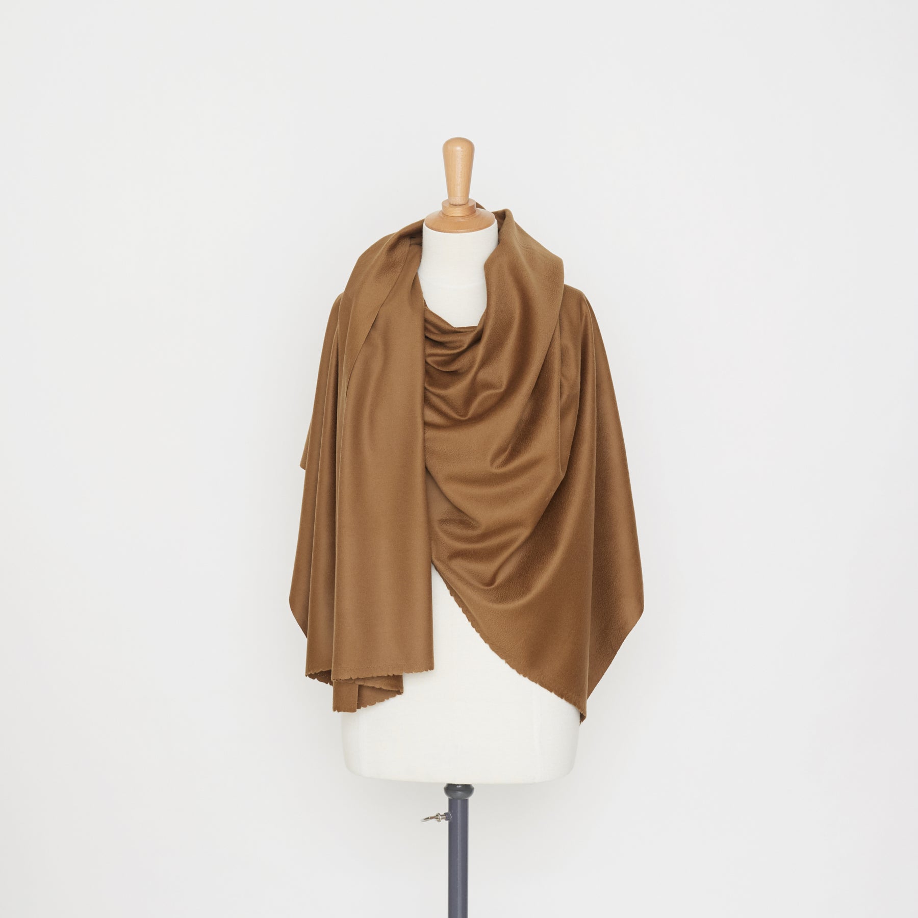 T21B00468 | Wool & Cashmere Drap