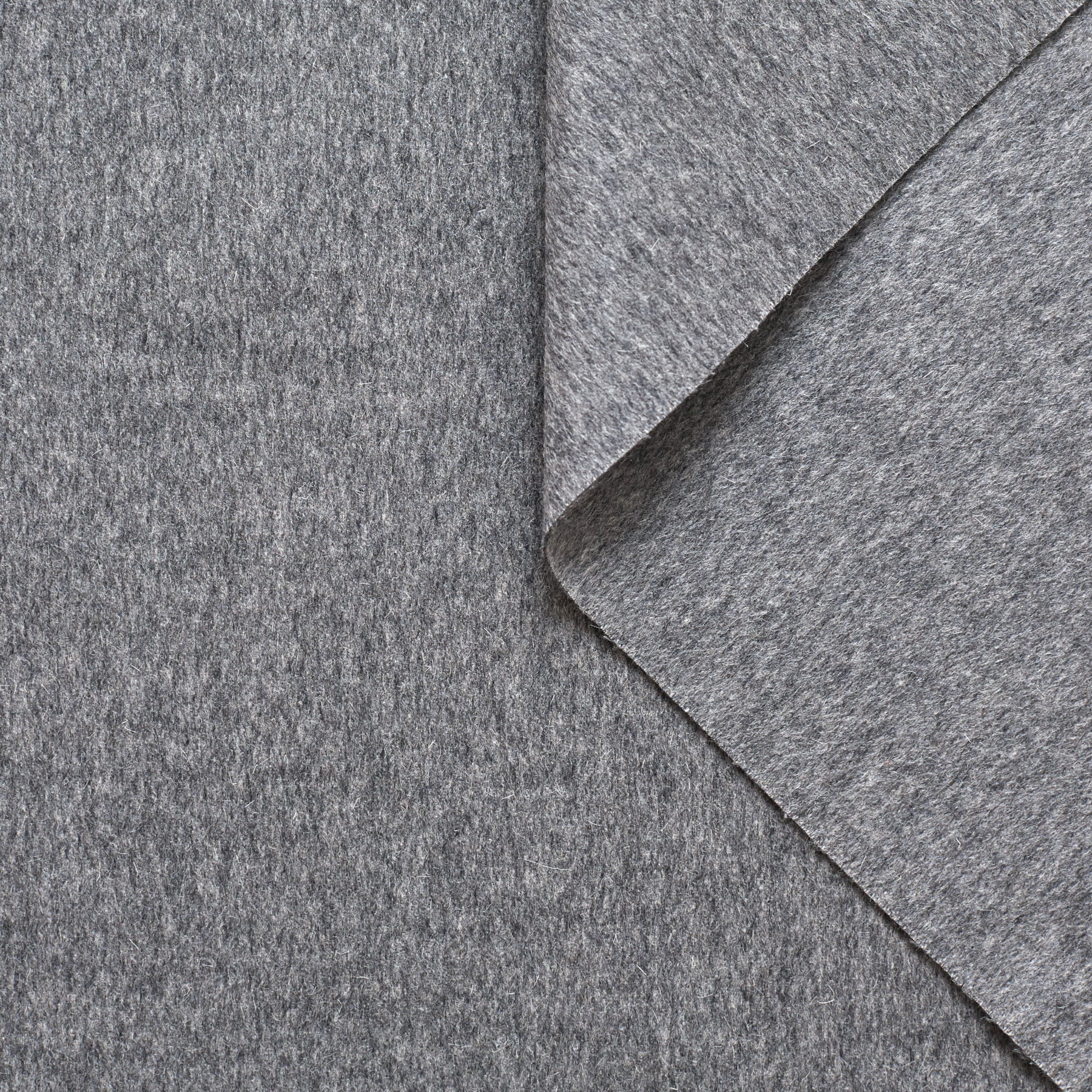 T21B00477 | Splittable Polished Cashgora Drap