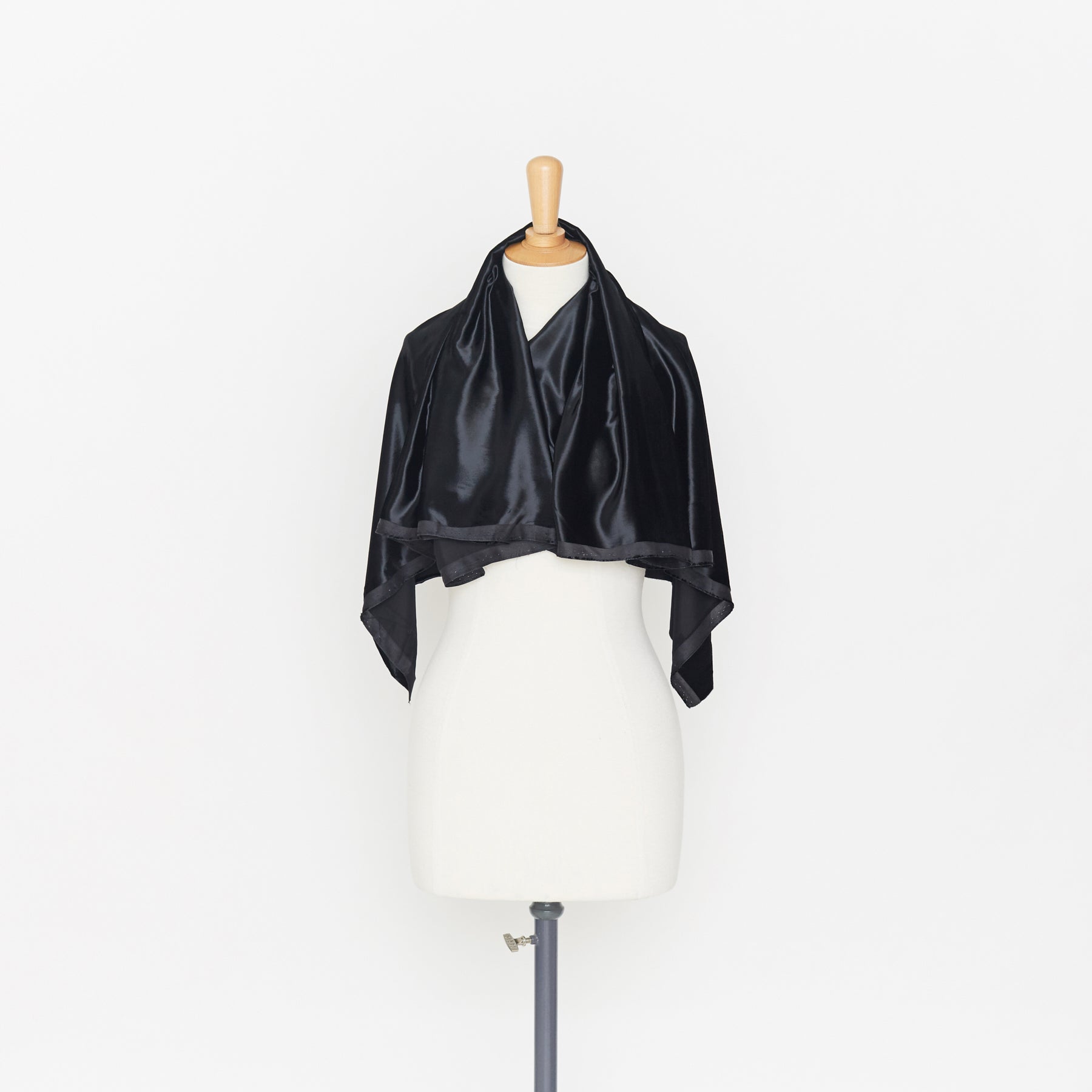 T21B00478 | Viscose and Silk Liquid Velvet
